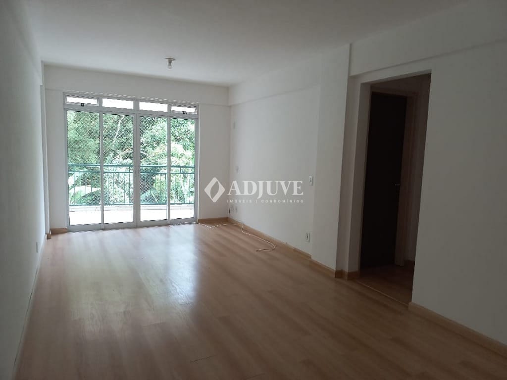 Apartamento à venda com 2 quartos, 74m² - Foto 1