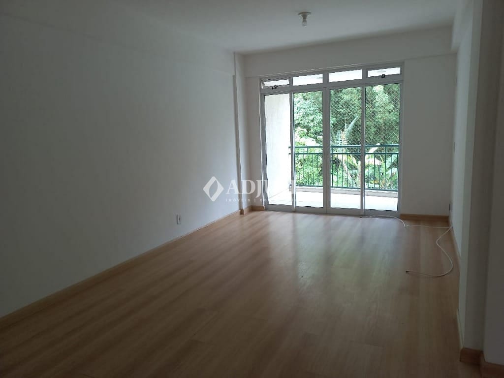 Apartamento à venda com 2 quartos, 74m² - Foto 2