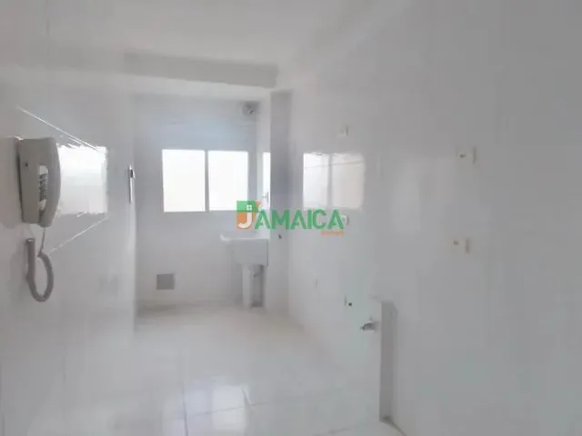 Apartamento 2 quartos e 1 banheiro, para alugar, no bairro ATUBA em Curitiba
