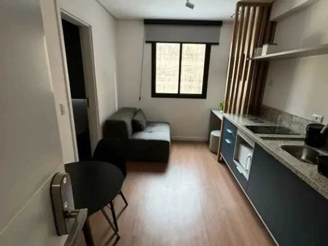 Apartamento 1 quarto e 1 banheiro, para alugar, no bairro Centro em Curitiba