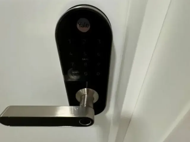Apartamento 1 quarto e 1 banheiro, para alugar, no bairro Centro em Curitiba