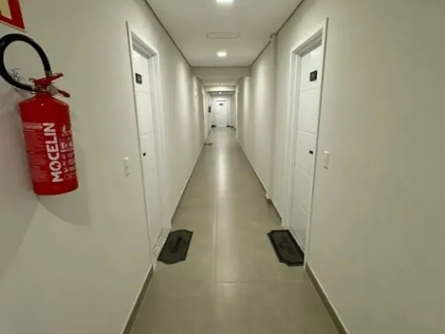 Apartamento 1 quarto e 1 banheiro, para alugar, no bairro Centro em Curitiba