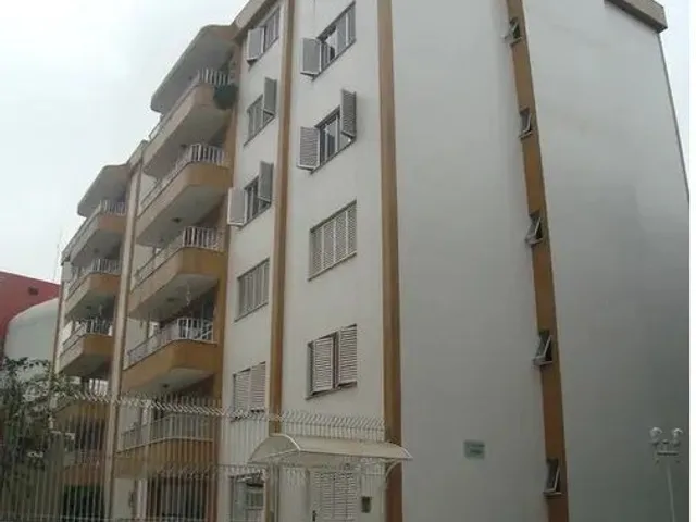 Apartamento 3 quartos e 2 banheiros, para alugar, no bairro Água Verde em Curitiba