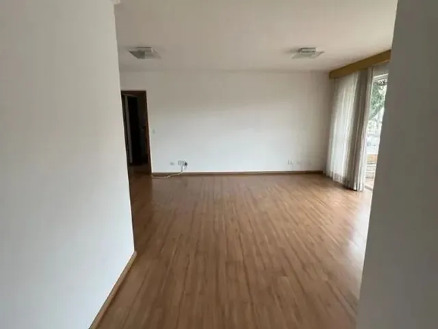 Apartamento 3 quartos e 2 banheiros, para alugar, no bairro Água Verde em Curitiba