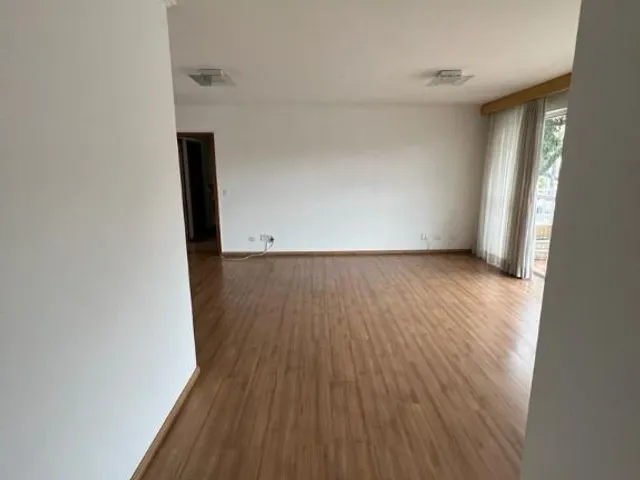 Apartamento 3 quartos e 2 banheiros, para alugar, no bairro Água Verde em Curitiba