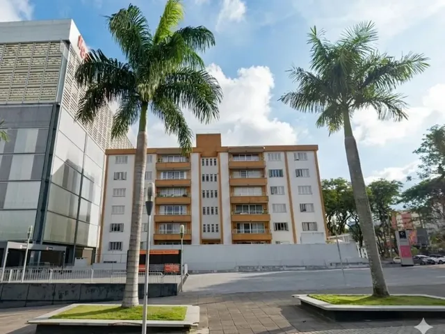 Apartamento 3 quartos e 2 banheiros, para alugar, no bairro Água Verde em Curitiba