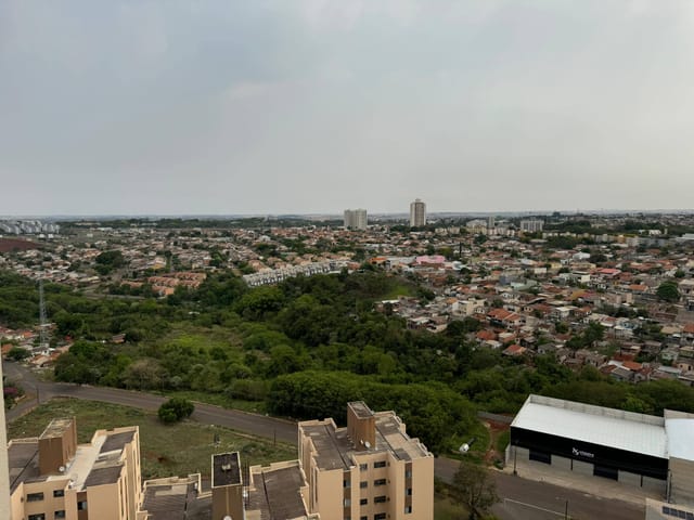 Apartamento com 98m² 3 quartos e 1 banheiro, à venda, no bairro Champagnat em Londrina