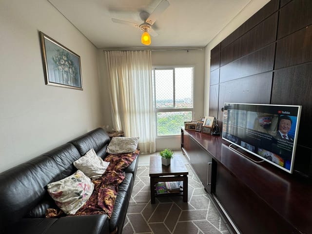Apartamento com 98m² 3 quartos e 1 banheiro, à venda, no bairro Champagnat em Londrina