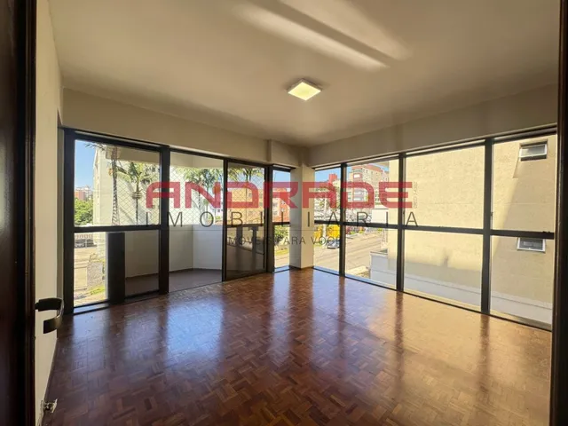 Apartamento 3 quartos e 4 banheiros, para alugar, no bairro Água Verde em Curitiba