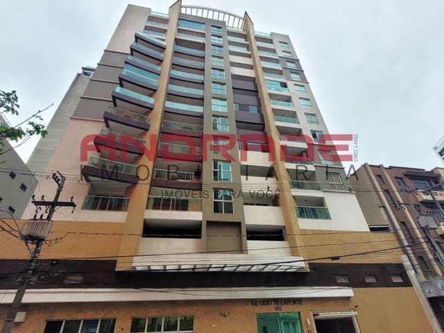 Apartamento 2 quartos e 1 banheiro, para alugar, no bairro Centro em Curitiba