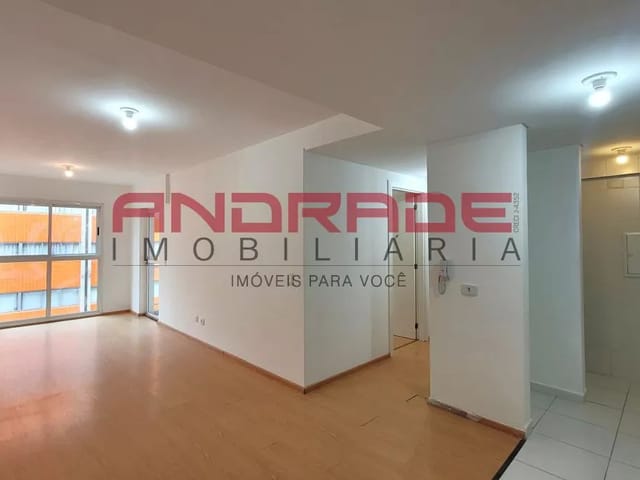 Apartamento 2 quartos e 1 banheiro, para alugar, no bairro Centro em Curitiba