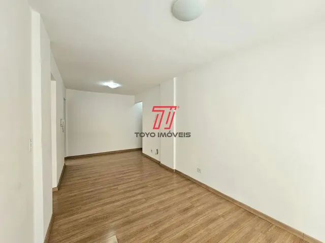 Apartamento 2 quartos e 2 banheiros, para alugar, no bairro Portão em Curitiba