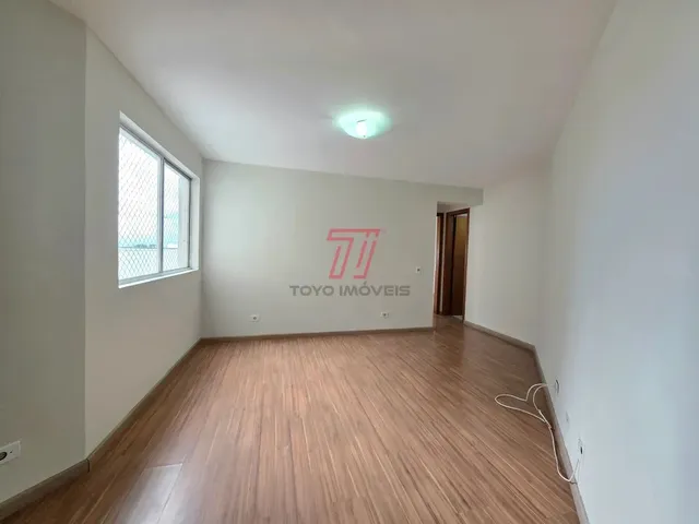 Apartamento 2 quartos e 1 banheiro, para alugar, no bairro Novo Mundo em Curitiba