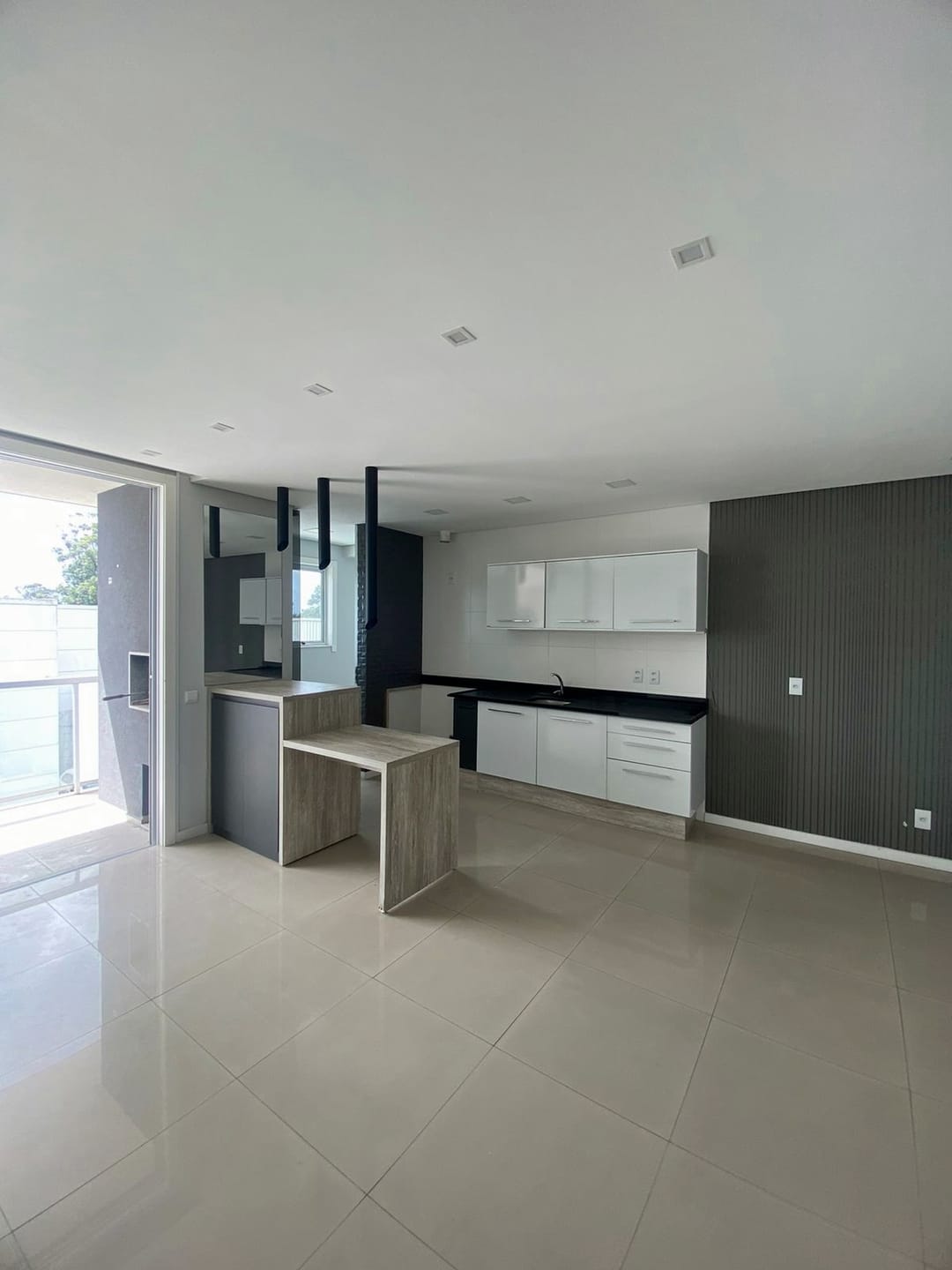 Apartamento à venda no Residencial Fernando Pessoa, Três Vendas, Pelotas, RS. 63,65 m², 1 dormitório, móveis planejados, 1 vaga, lazer completo e portaria 24h