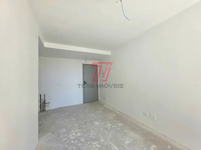Apartamento 2 quartos e 1 banheiro, à venda, no bairro Cristo Rei em Curitiba