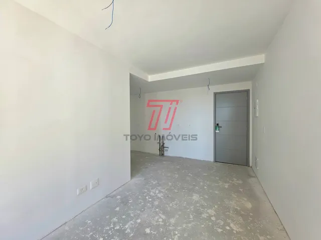 Apartamento 2 quartos e 1 banheiro, à venda, no bairro Cristo Rei em Curitiba