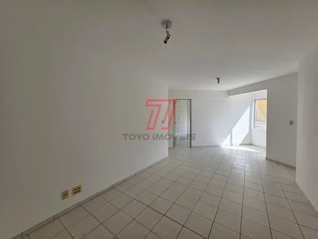 Apartamento 3 quartos e 1 banheiro, para alugar, no bairro Portão em Curitiba