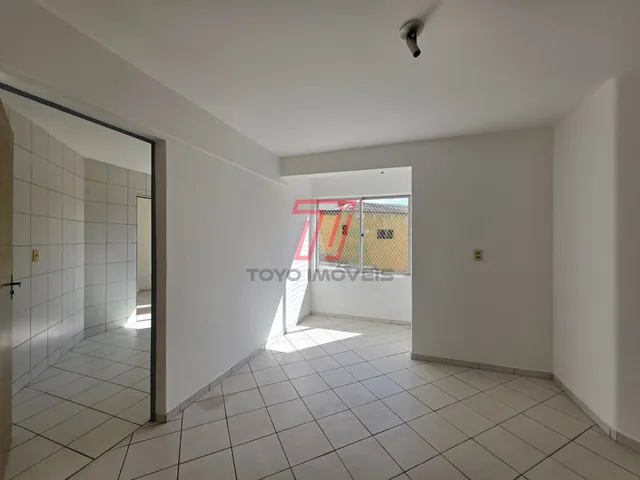Apartamento 3 quartos e 1 banheiro, para alugar, no bairro Portão em Curitiba