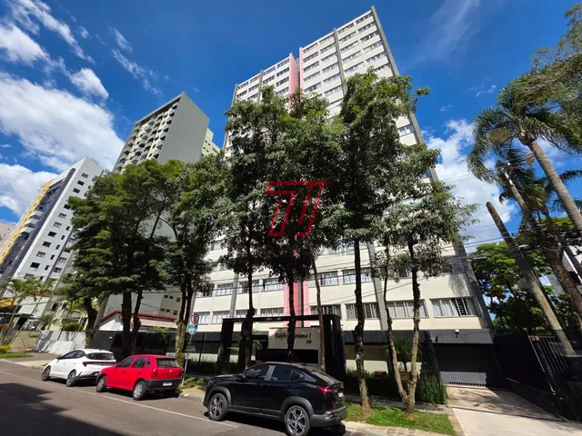 Apartamento 3 quartos e 2 banheiros, à venda ou para alugar, no bairro Portão em Curitiba