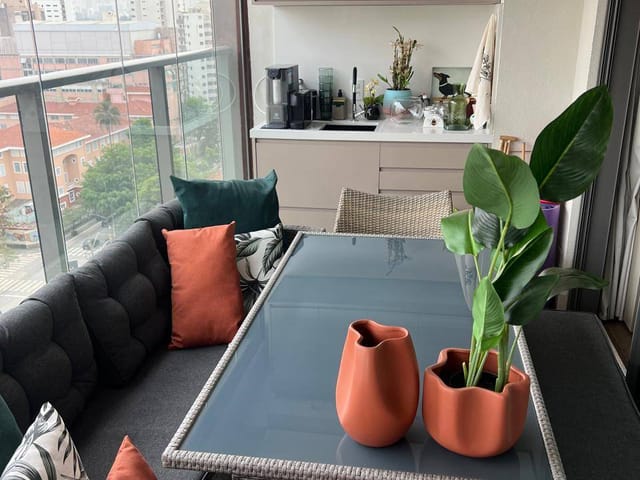 Apartamento com 74m² 2 quartos e 3 banheiros, à venda ou para alugar, no bairro Moema em São Paulo