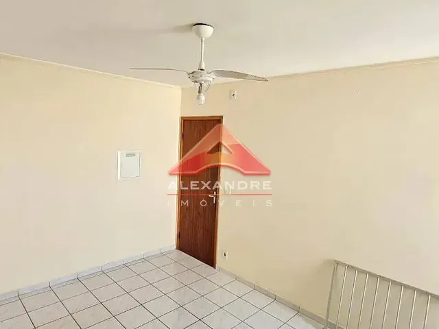 Apartamento com 10m² 2 quartos e 1 banheiro, para alugar, no bairro Jardim São Vicente em São José Dos Campos