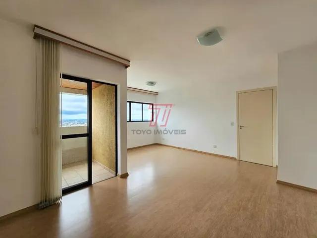 Apartamento 3 quartos e 2 banheiros, para alugar, no bairro Água Verde em Curitiba