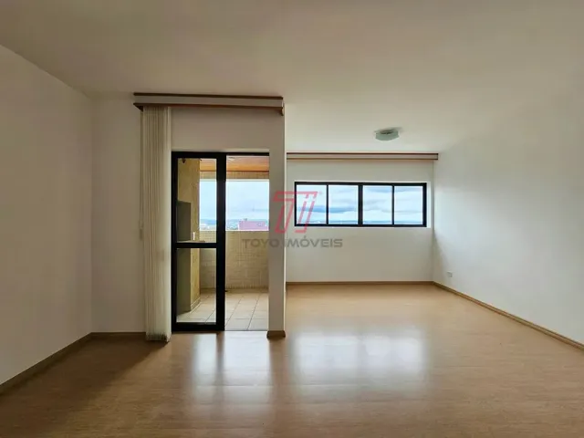 Apartamento 3 quartos e 2 banheiros, para alugar, no bairro Água Verde em Curitiba