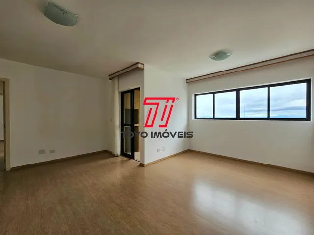 Apartamento 3 quartos e 2 banheiros, para alugar, no bairro Água Verde em Curitiba