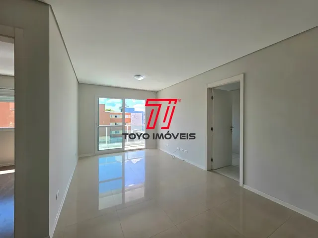 Apartamento 2 quartos e 2 banheiros, para alugar, no bairro Água Verde em Curitiba