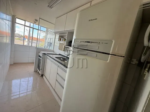 Apartamento com 77m² 3 quartos e 1 banheiro, à venda, no bairro Conjunto Café em Londrina