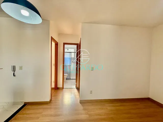 Apartamento com 55m² 2 quartos e 1 banheiro, para alugar, no bairro Gleba Esperança em Londrina