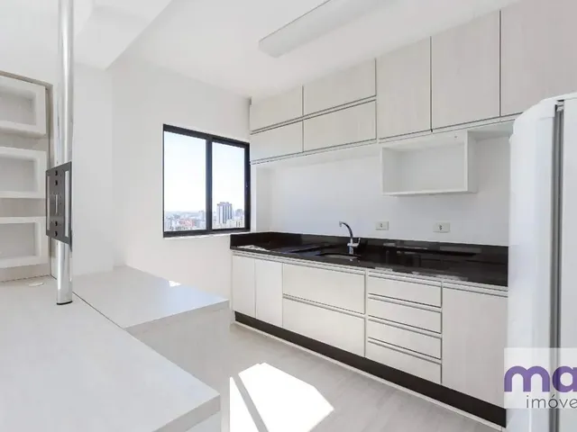 Apartamento 1 quarto e 1 banheiro, para alugar, no bairro Centro em Curitiba