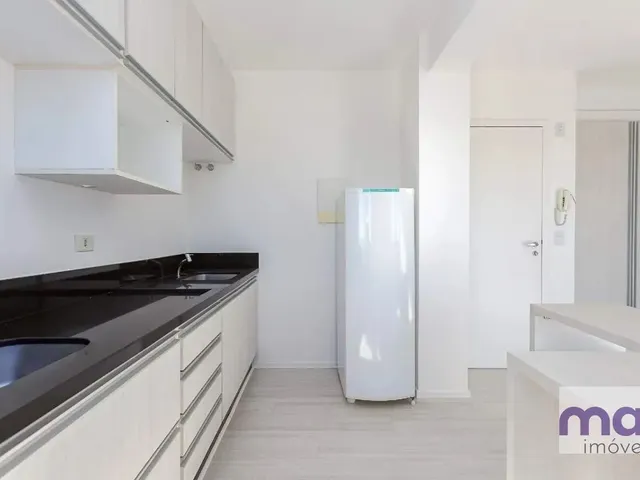 Apartamento 1 quarto e 1 banheiro, para alugar, no bairro Centro em Curitiba