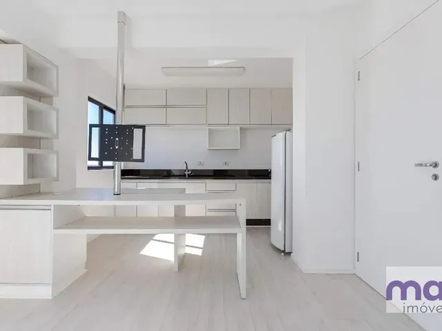Apartamento 1 quarto e 1 banheiro, para alugar, no bairro Centro em Curitiba