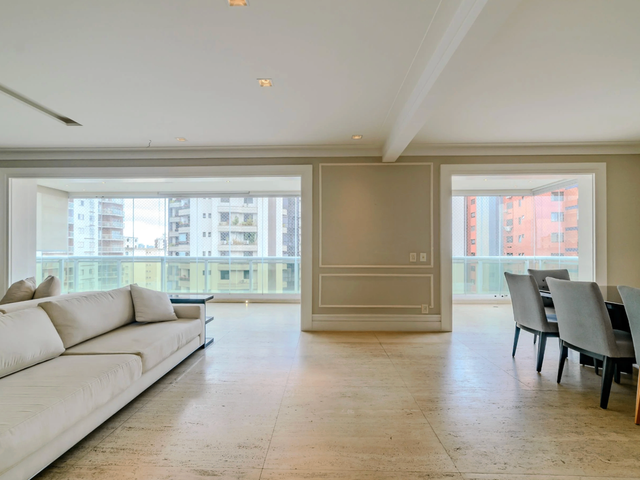 Apartamento com 235m² 4 quartos e 5 banheiros, à venda, no bairro Itaim Bibi em São Paulo