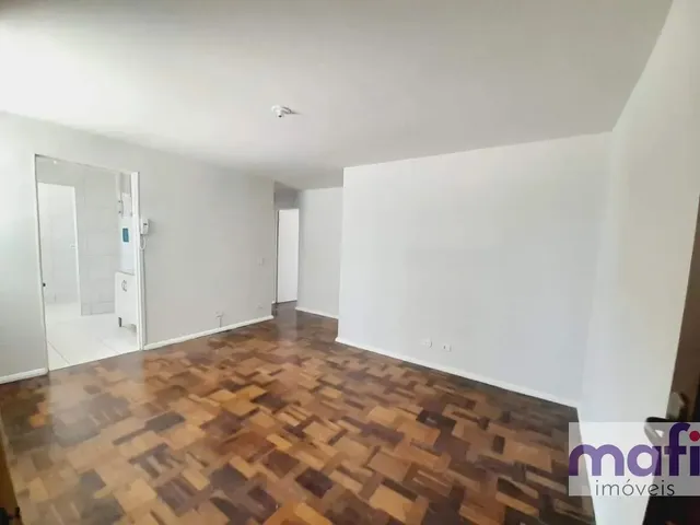 Apartamento com 71m² 3 quartos e 1 banheiro, para alugar, no bairro Mercês em Curitiba
