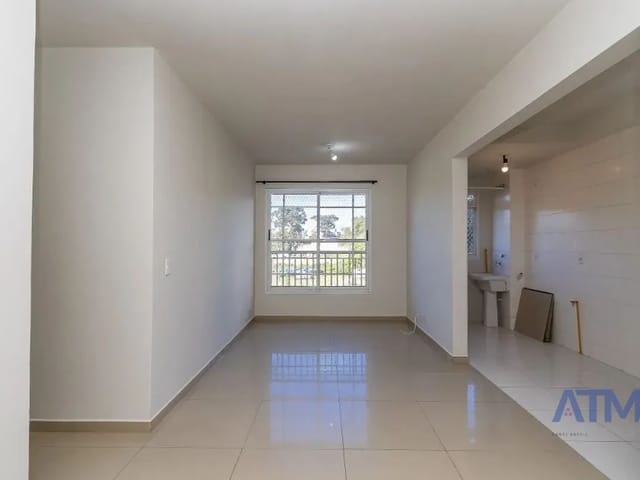 Apartamento 2 quartos e 1 banheiro, para alugar, no bairro Campo Comprido em Curitiba