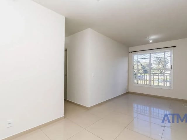 Apartamento 2 quartos e 1 banheiro, para alugar, no bairro Campo Comprido em Curitiba