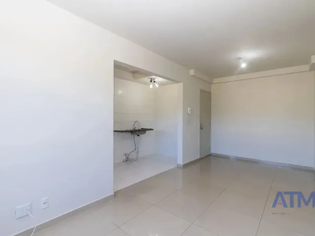 Apartamento 2 quartos e 1 banheiro, para alugar, no bairro Campo Comprido em Curitiba