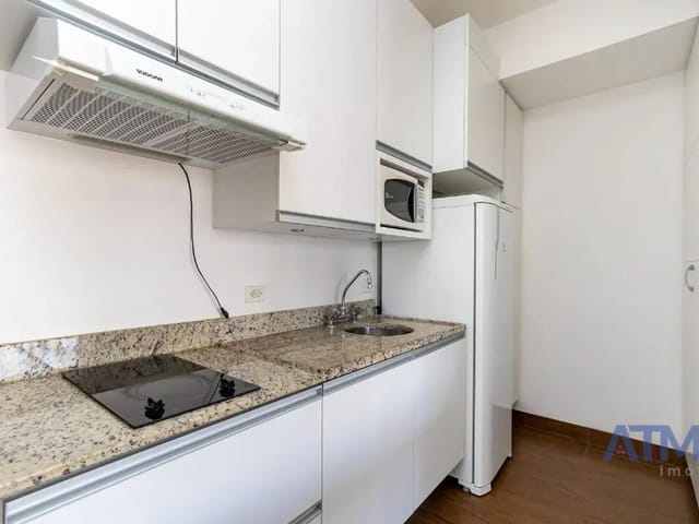 Apartamento 1 quarto e 1 banheiro, à venda ou para alugar, no bairro Centro em Curitiba