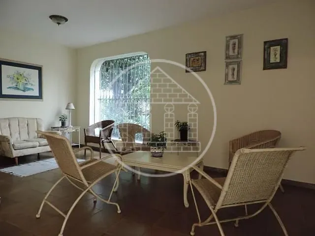 Apartamento com 130m² 2 quartos e 2 banheiros, à venda, no bairro Higienópolis em São Paulo