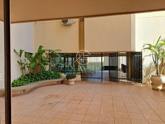 Apartamento com 175m² 3 quartos e 2 banheiros, à venda, no bairro Centro em Londrina