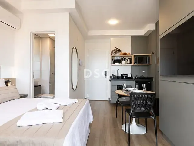 Apartamento 1 quarto e 1 banheiro, à venda, no bairro Centro em Curitiba