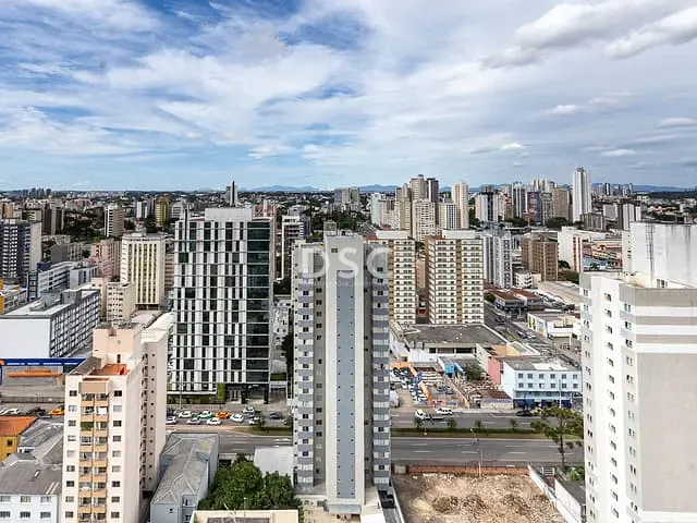 Apartamento 1 quarto e 1 banheiro, à venda, no bairro Centro em Curitiba