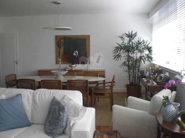 Apartamento 4 quartos e 2 banheiros, à venda, no bairro Centro em Petrópolis