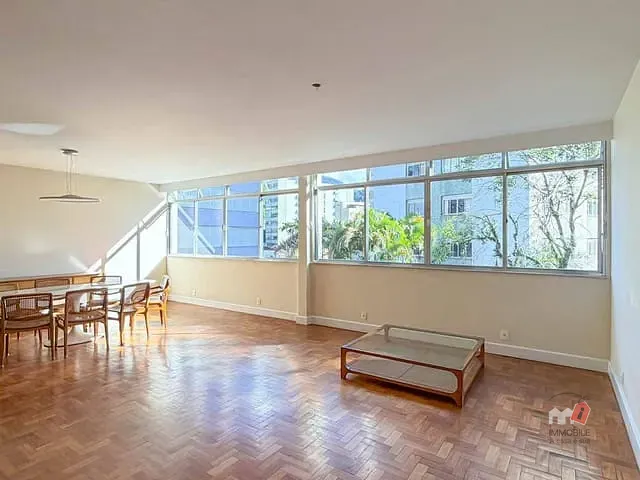 Apartamento 4 quartos e 2 banheiros, à venda, no bairro Centro em Petrópolis