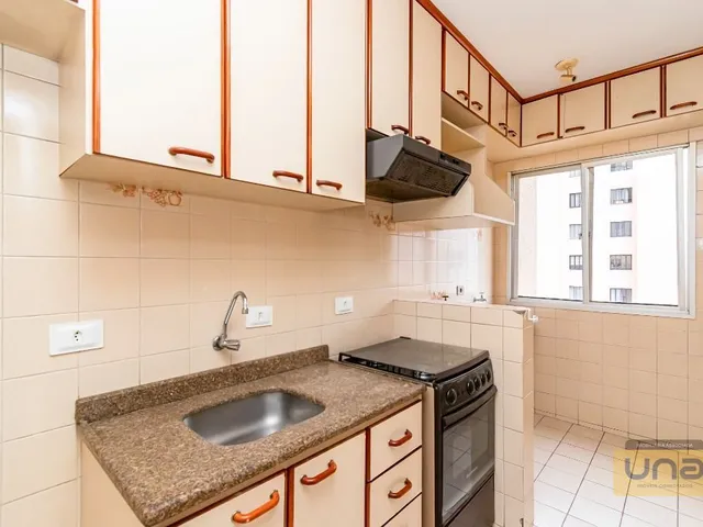Apartamento 3 quartos e 2 banheiros, à venda, no bairro Champagnat em Curitiba