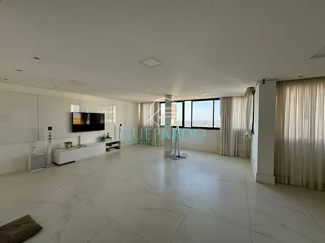 Apartamento 4 quartos e 3 banheiros, à venda, no bairro Centro em Londrina