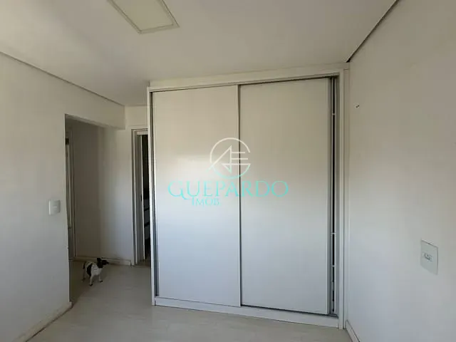 Apartamento 4 quartos e 3 banheiros, à venda, no bairro Centro em Londrina