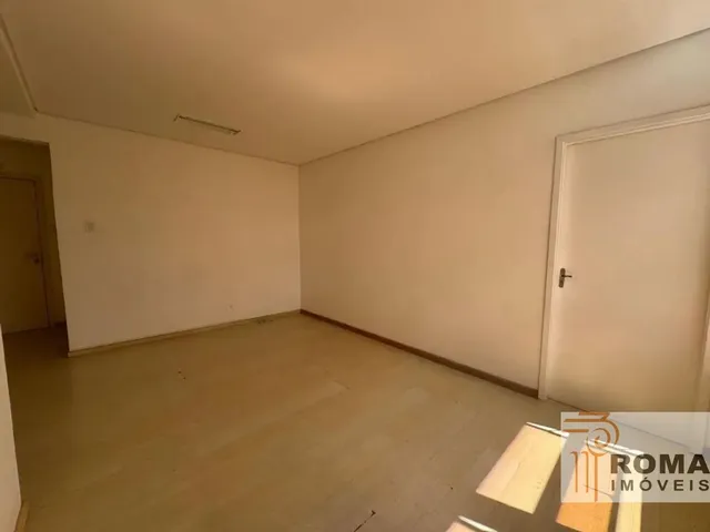 Apartamento 2 quartos e 1 banheiro, para alugar, no bairro Centro em Curitiba